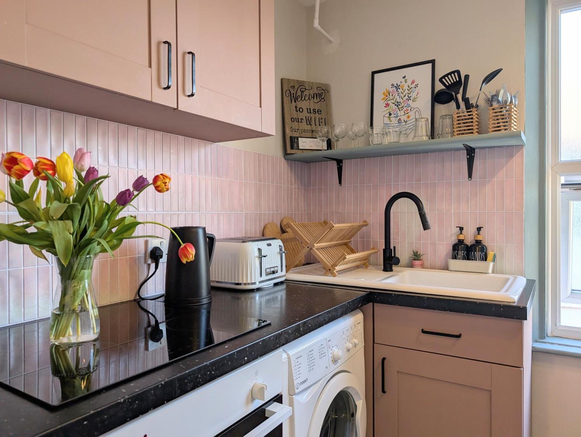 Peacehaven Retreat - 4 Minutes From The Beach! Pet Friendly! Γουέιμουθ Εξωτερικό φωτογραφία